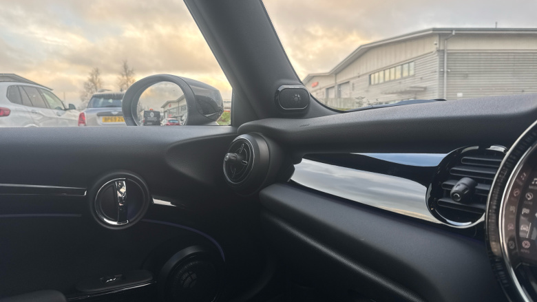 MINI Hatchback 135kW Cooper S Level 3 33kWh 3dr Auto Electric Hatchback